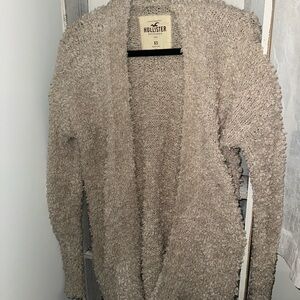 Hollister Women's Cream Sweater